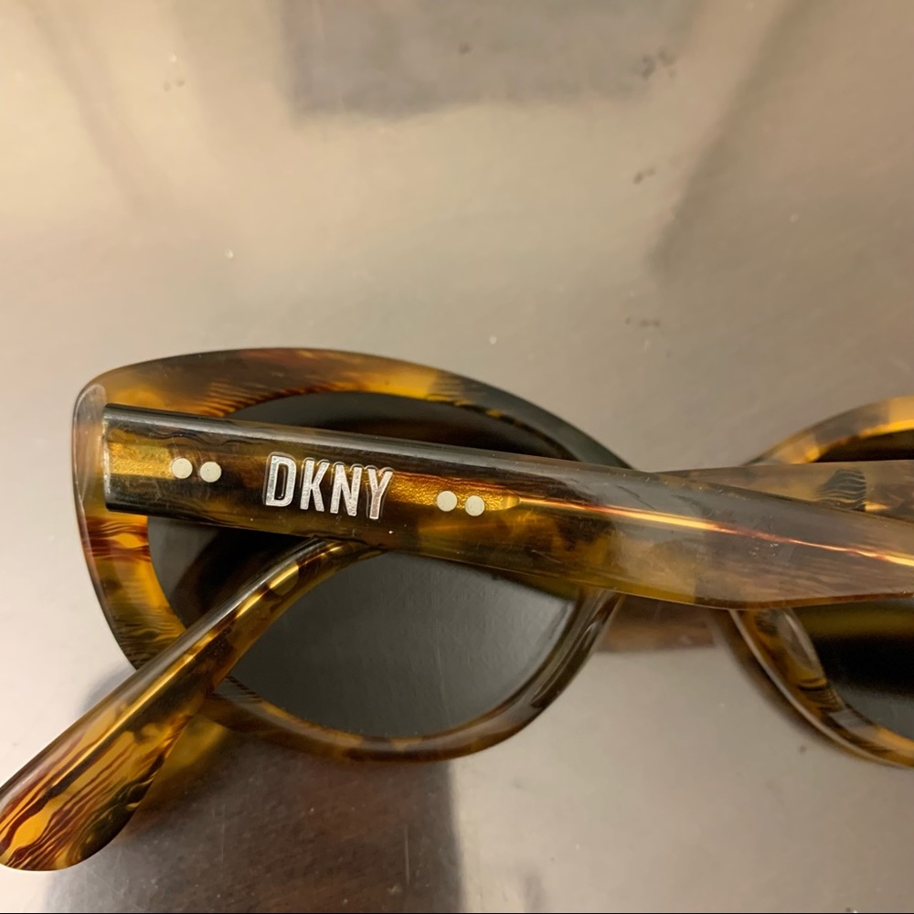 Dkny sunglasses - Picture 4 of 13